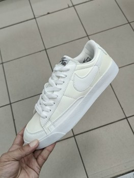 Кроссовки