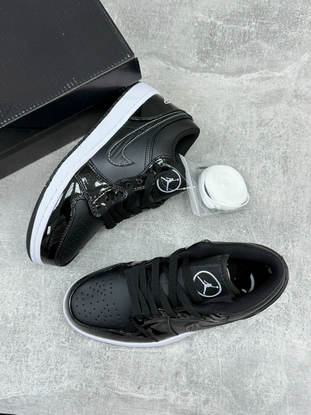 nike air jordan 1 low,nike air jordan 1 low se,air jordan 1 low white black,nike air jordan 1 low se all star,air jordan 1 low