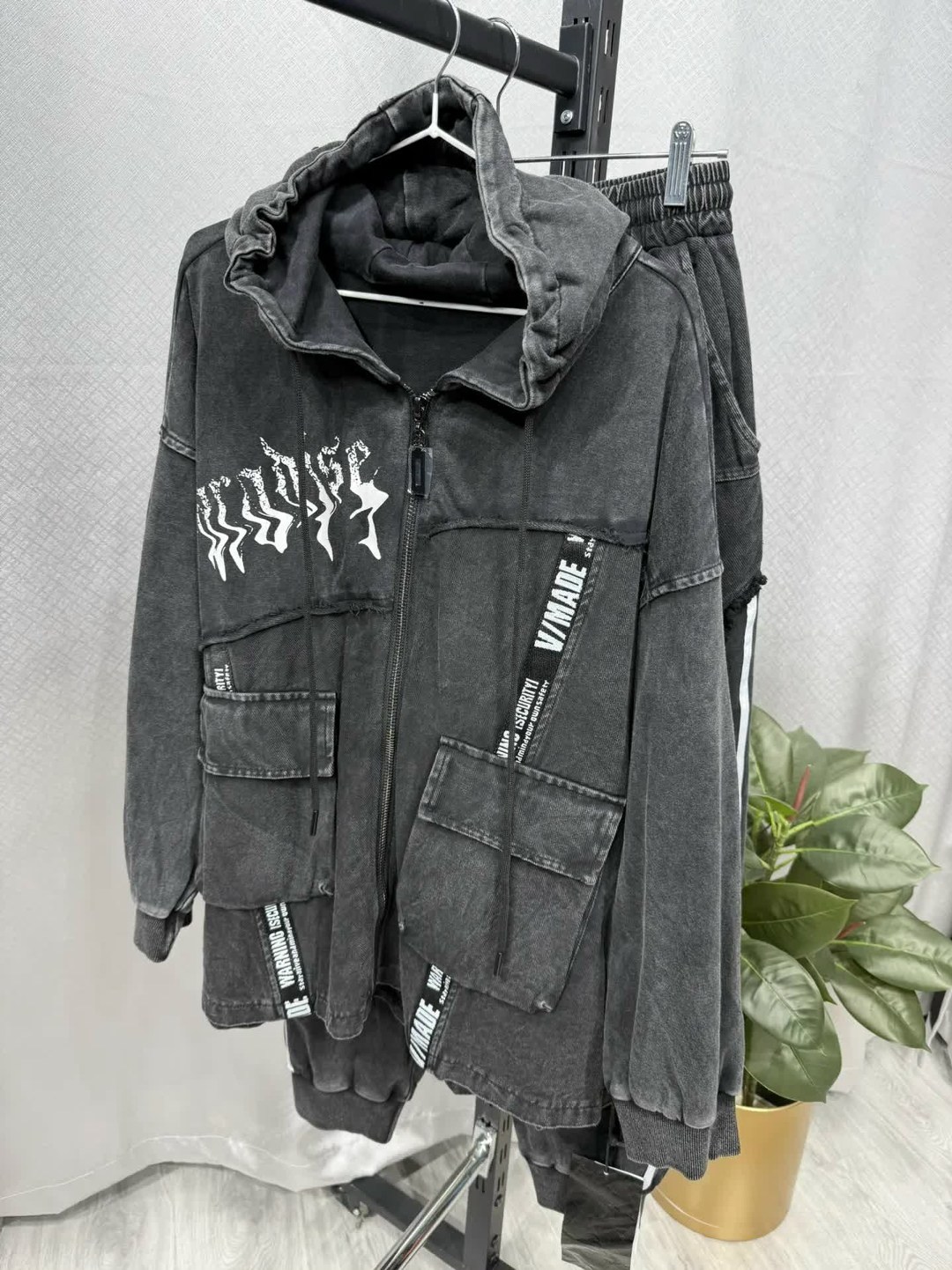 джинсовая куртка оверсайз с капюшоном vth store,джинсовая куртка,джинсовая куртка с капюшоном,джинсовая куртка оверсайз с капюшоном grace,куртка джинсовая женская