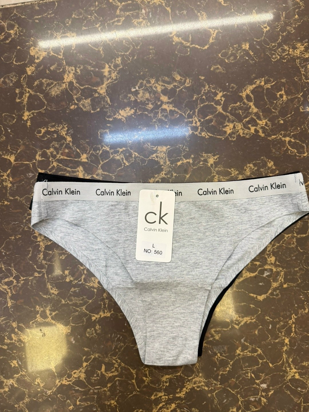 женские трусы calvin klein,комплект трусов-стрингов calvin klein carousel logo cotton серый,женские стринги calvin klein,calvin klein стринги,трусы кельвин кляйн женские стринги
