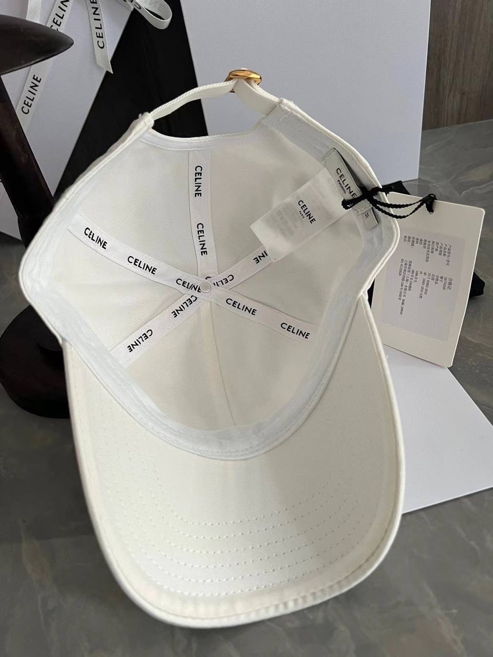 бейсболка celine,стильная бейсболка,бейсболки celine красно белая,кепка celine,модные бейсболки