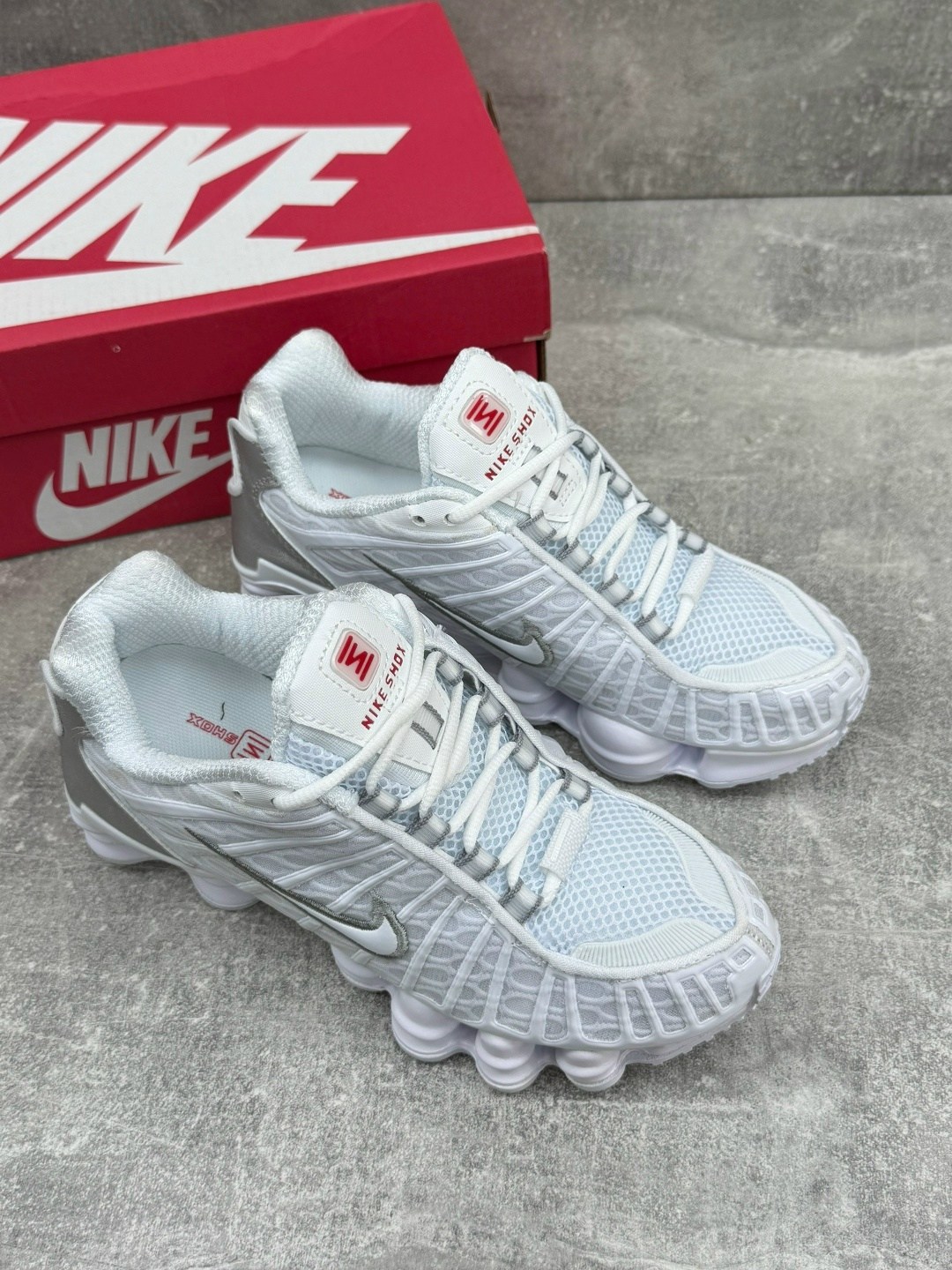 nike shox tl white metallic silver,кроссовки nike shox tl,кроссовки nike shox tl белые,nike shox tl "white metallic silver" кроссовки,кроссовки nike shox metallic silver