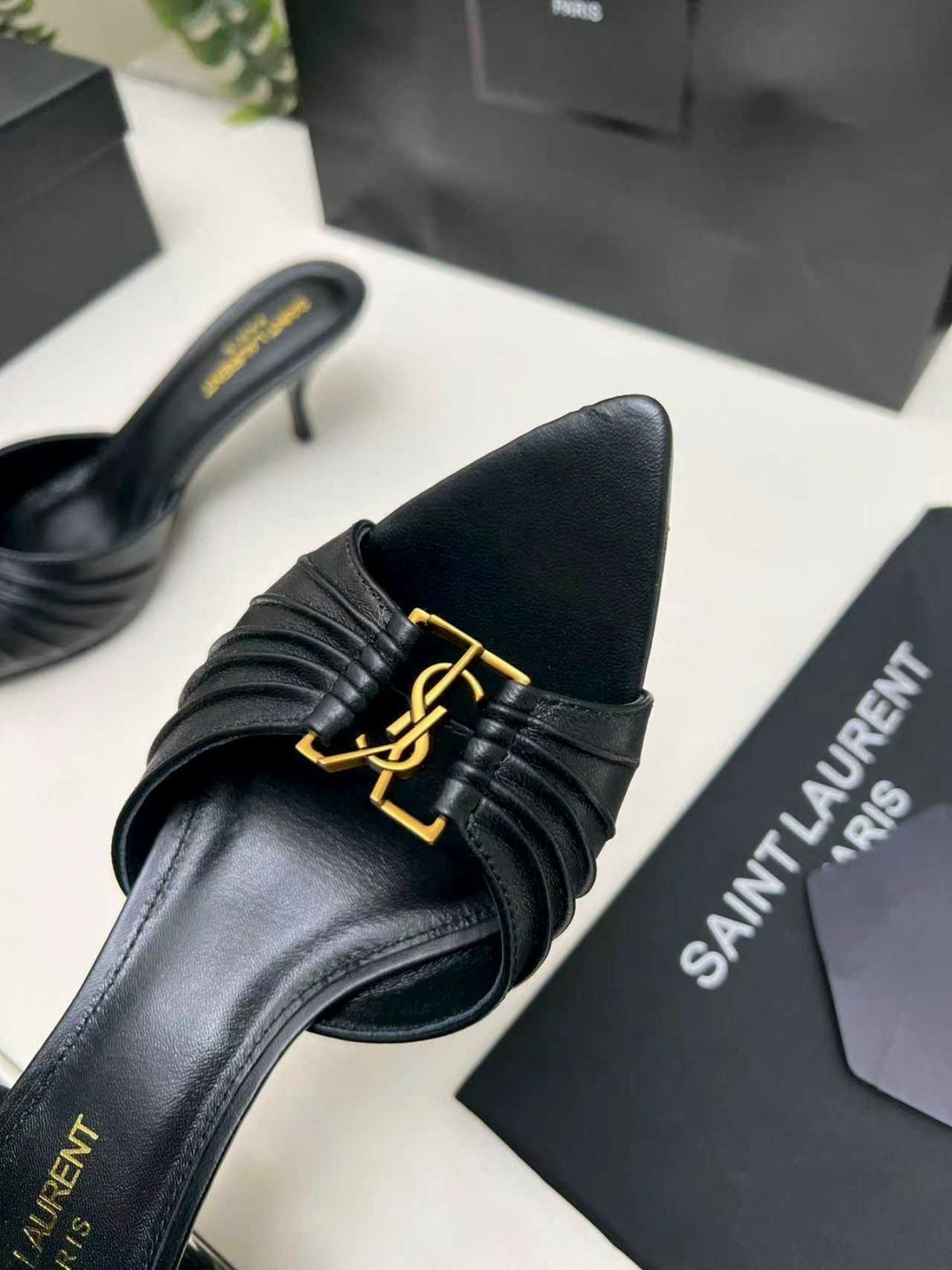 босоножки saint laurent,туфли yves saint laurent,saint laurent туфли,,кожаные мюли