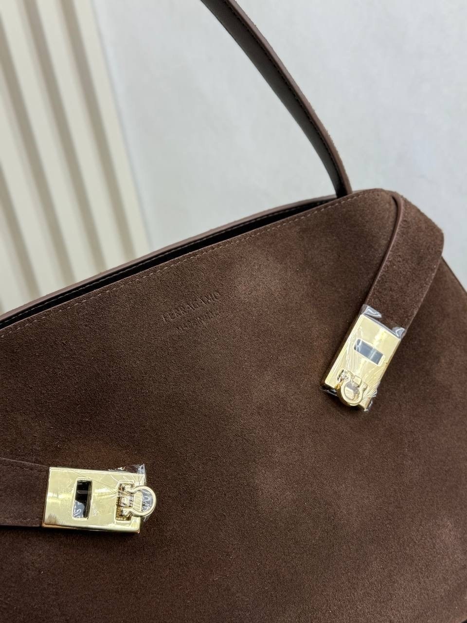 замшевая сумка,сумка в образе balenciaga размер 35 х 25 x 10 см замша,брендовая сумочка,женская замшевая сумка,коричневая замшевая сумка