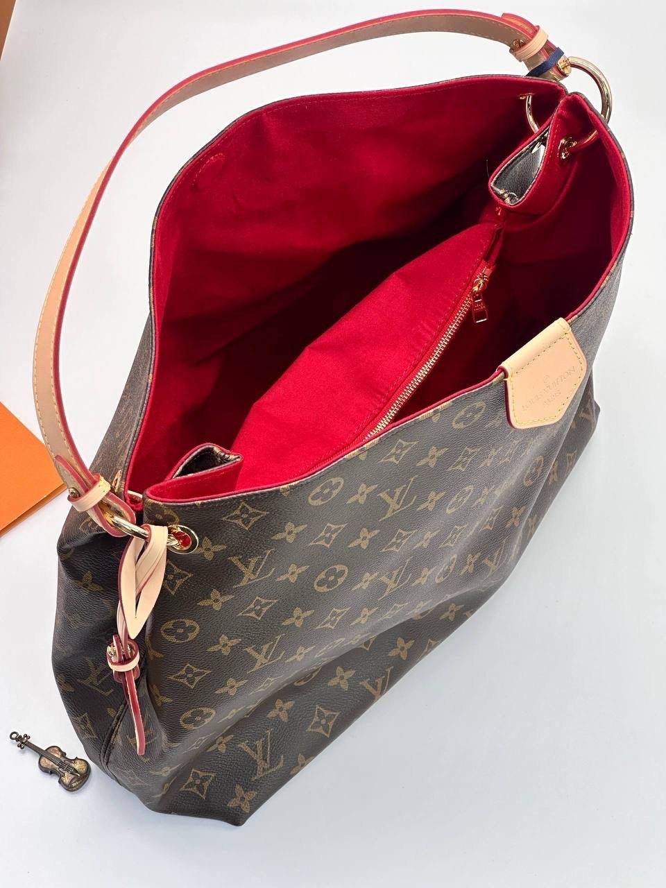 cумка louis vuitton,louis vuitton сумка женская,луи виттон сумка,сумка луи витон,луи виттон хобо