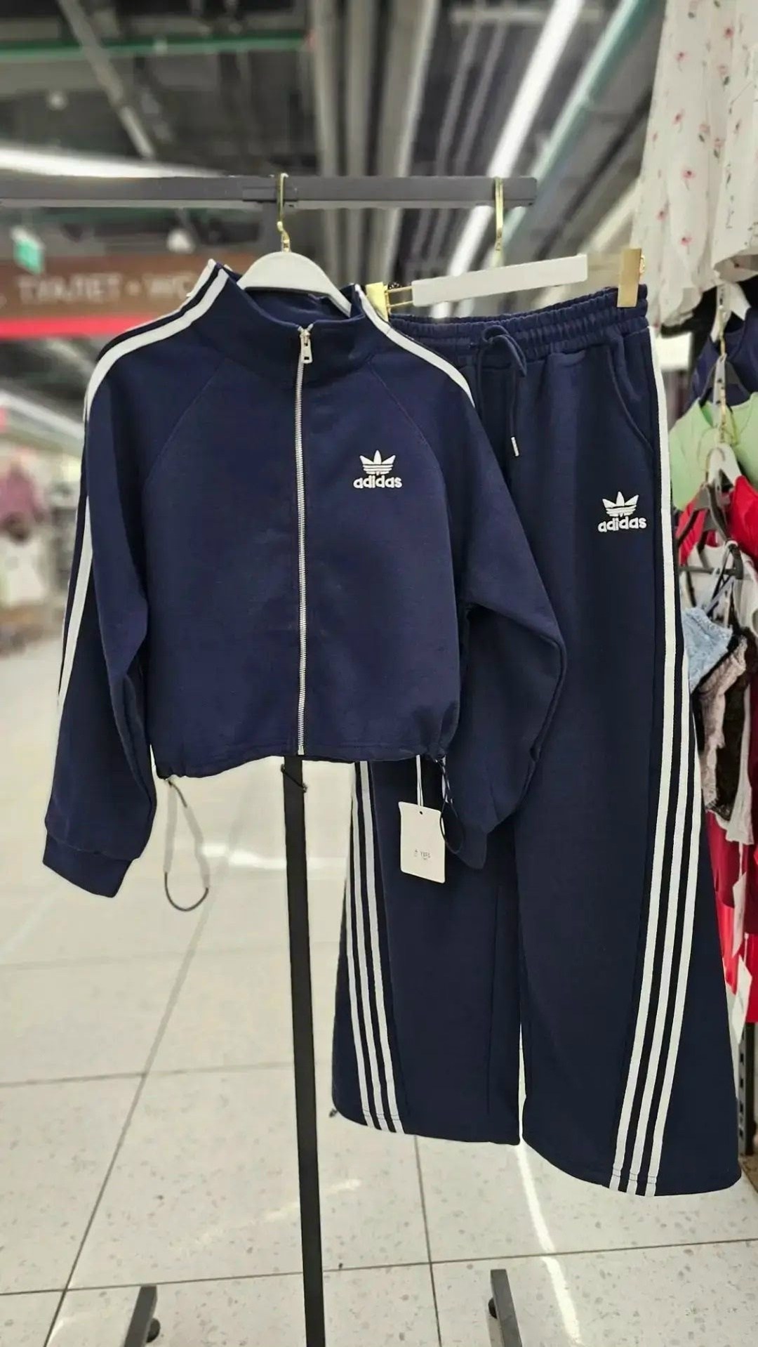 спортивный костюм adidas originals,adidas tracksuit,костюм спортивный adidas,женский спортивный костюм adidas,спортивный костюм адидас