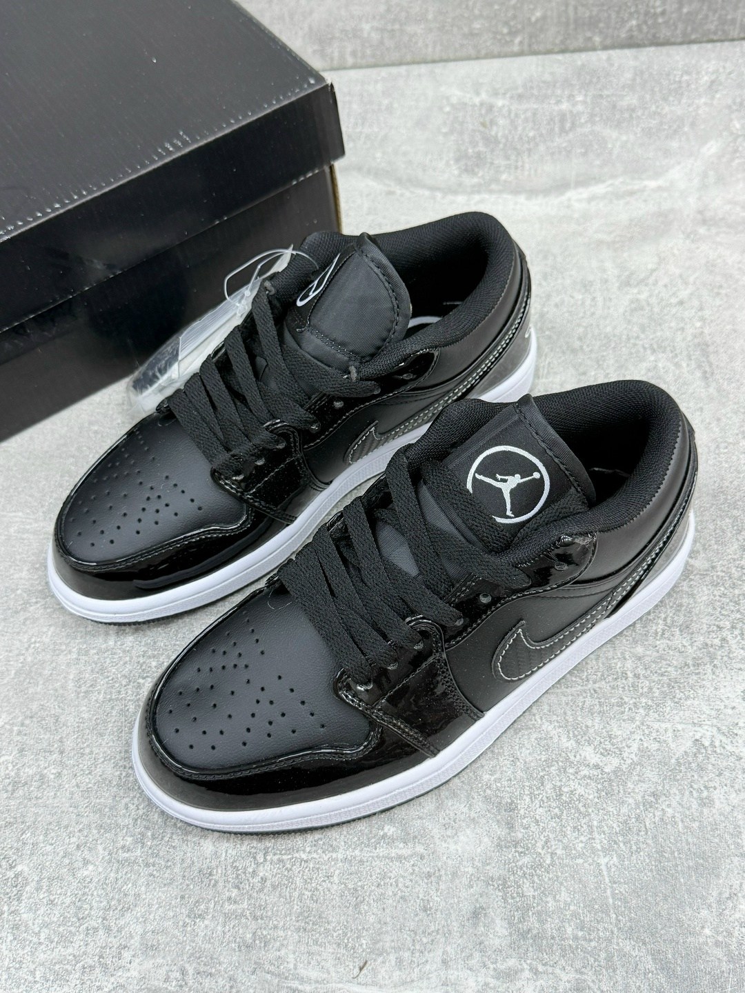 nike air jordan 1 low,nike air jordan 1 low se,air jordan 1 low white black,nike air jordan 1 low se all star,air jordan 1 low