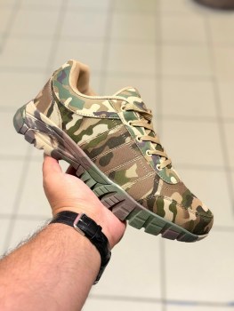 Кроссовки