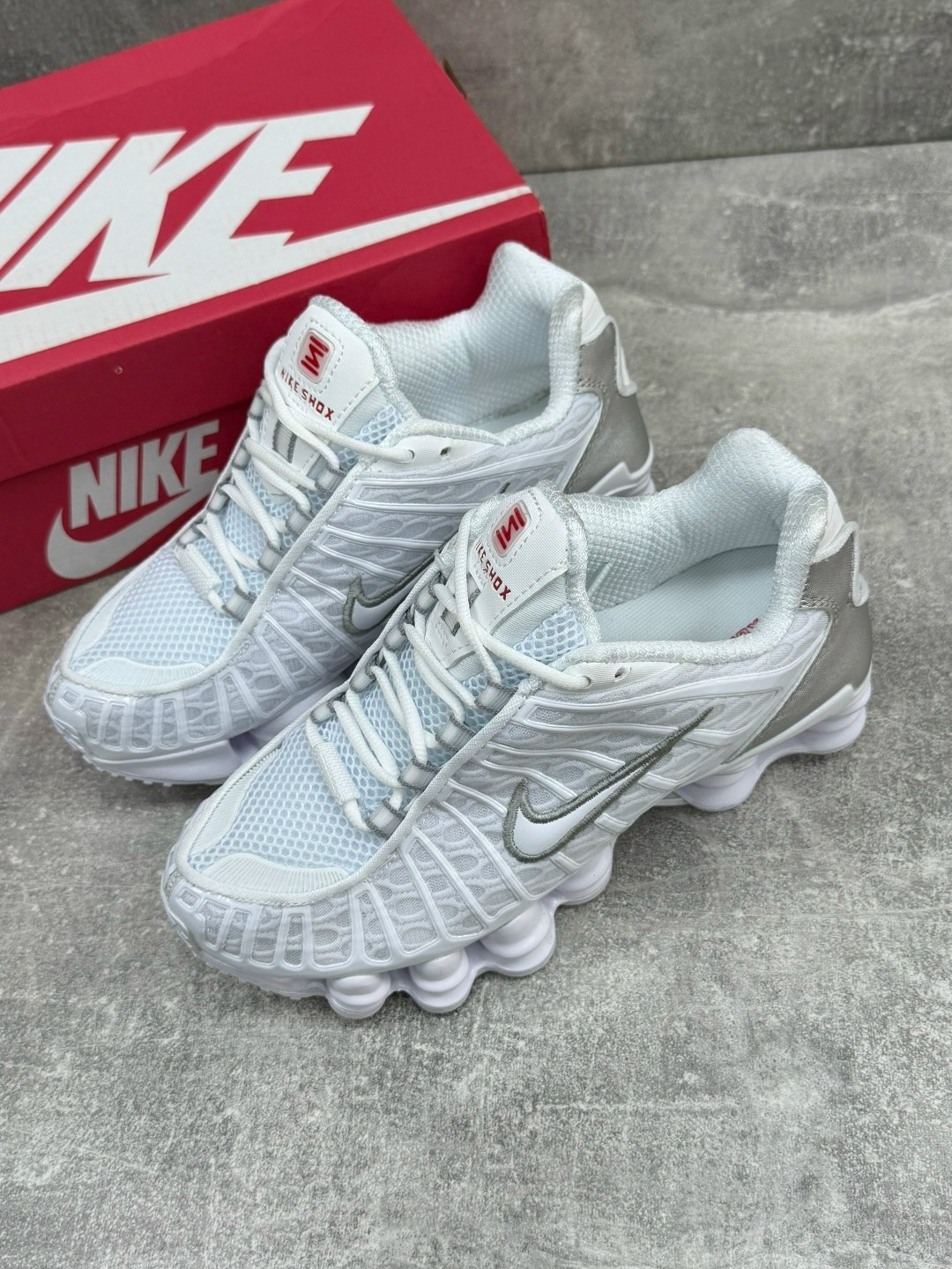 nike shox tl white metallic silver,кроссовки nike shox tl,кроссовки nike shox tl белые,nike shox tl "white metallic silver" кроссовки,кроссовки nike shox metallic silver