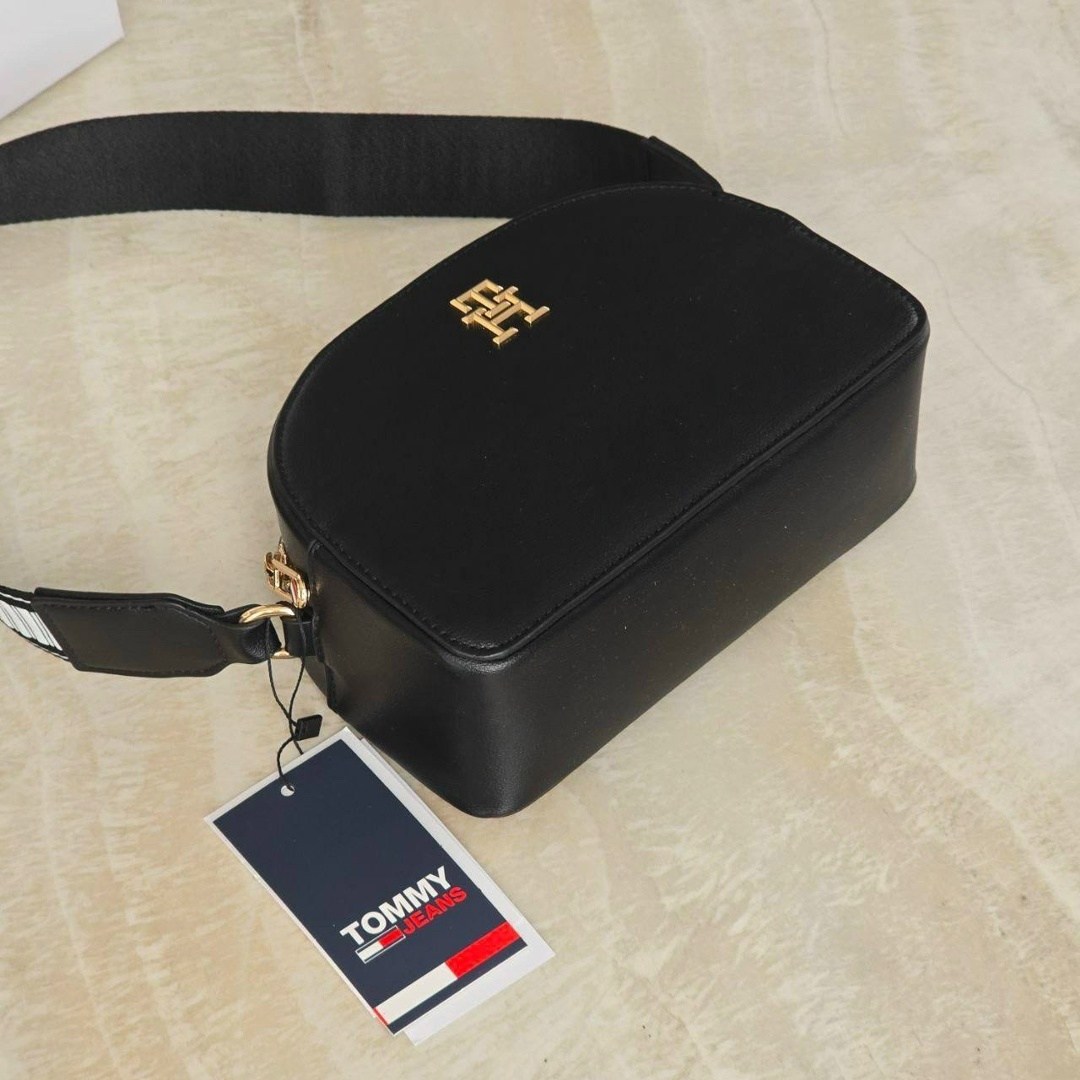 сумка tommy hilfiger,сумка томми хилфигер черная женская,сумка через плечо tommy hilfiger,сумка tommy hilfiger женская,сумка tommy hilfiger сумка