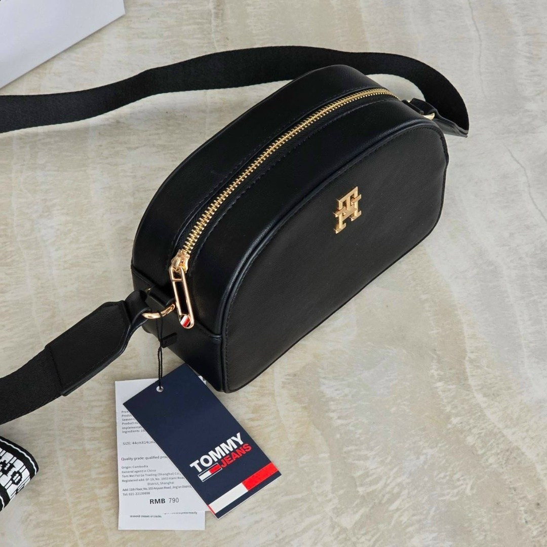 сумка tommy hilfiger,сумка томми хилфигер черная женская,сумка через плечо tommy hilfiger,сумка tommy hilfiger женская,сумка tommy hilfiger сумка
