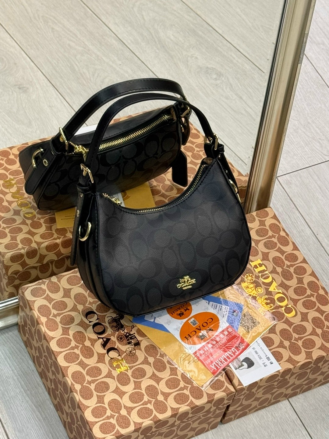 женская сумка coach,сумка coach,брендовая сумка через плечо coach,сумка coach через плечо,сумка
