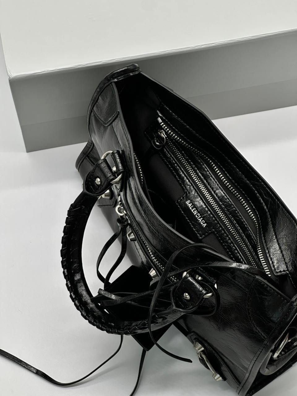 balenciaga balenciaga,сумка balenciaga neo classic черный,женская сумка balenciaga classic черная,balenciaga motorcycle bag,сумка balenciaga с зеркальцем большая