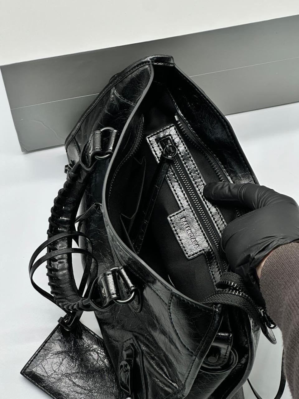 balenciaga balenciaga,сумка balenciaga neo classic черный,женская сумка balenciaga classic черная,balenciaga motorcycle bag,сумка balenciaga с зеркальцем большая