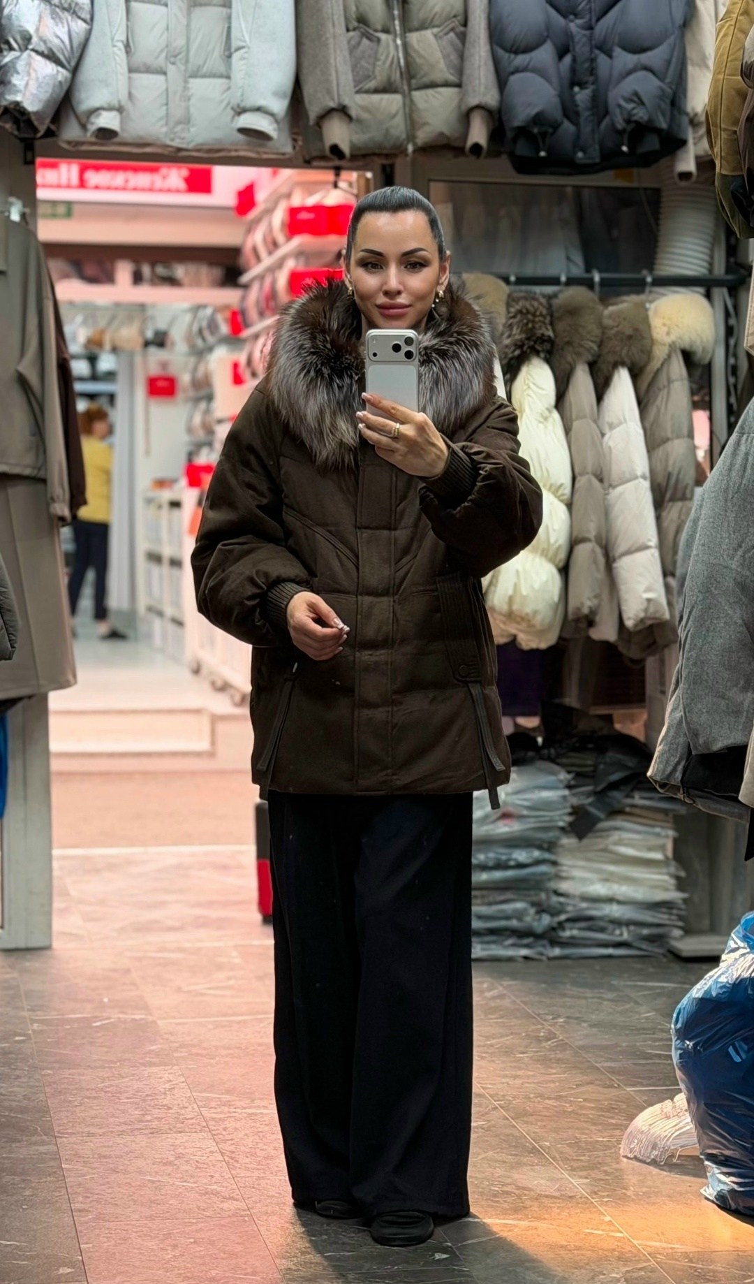 пуховик с натуральным мехом maxmara-bogerner,зимние куртки,пуховик короткий maxmara с натуральным мехом,пуховик женский,пуховик зимний женский