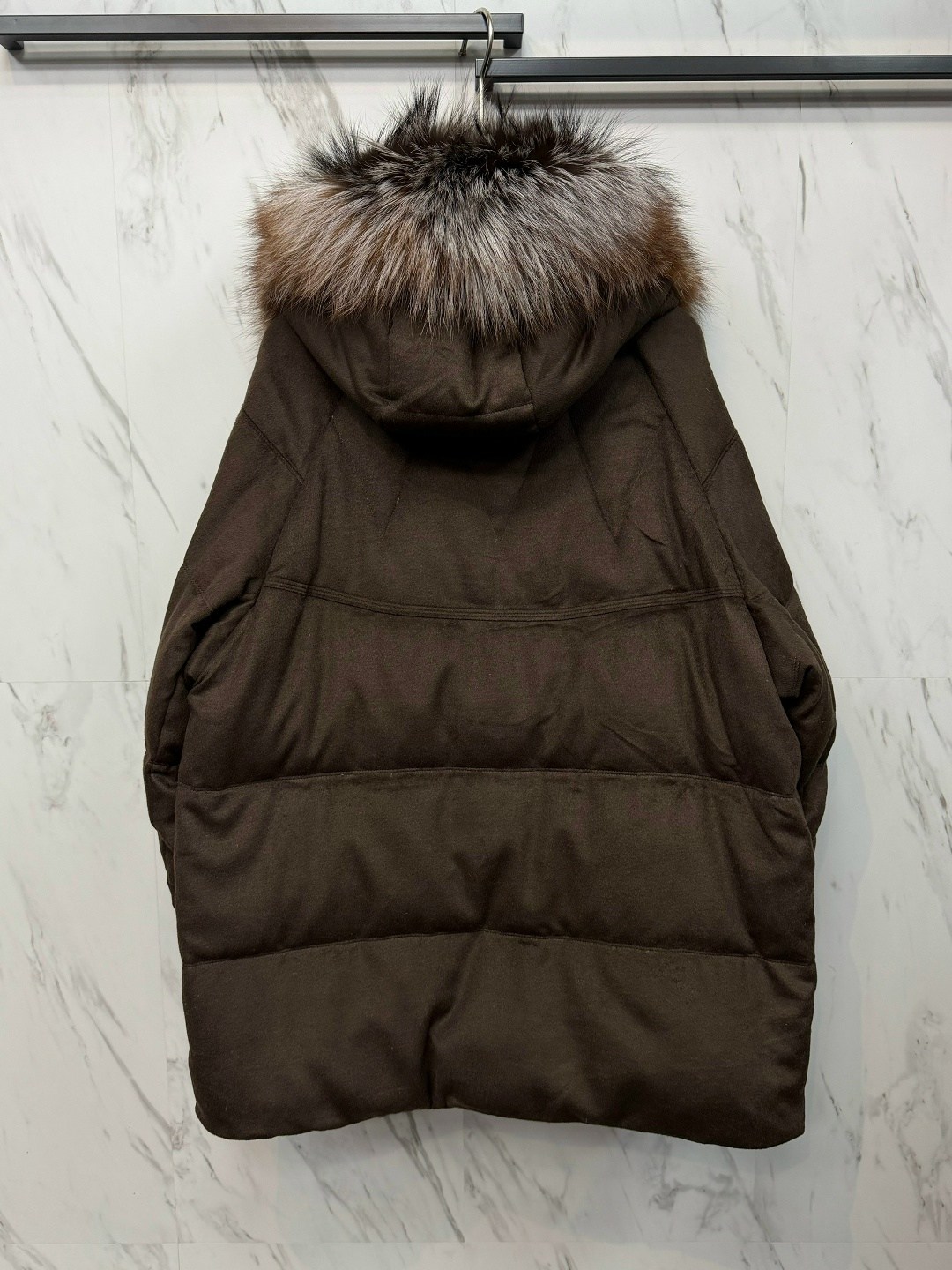 пуховик с натуральным мехом maxmara-bogerner,зимние куртки,пуховик короткий maxmara с натуральным мехом,пуховик женский,пуховик зимний женский