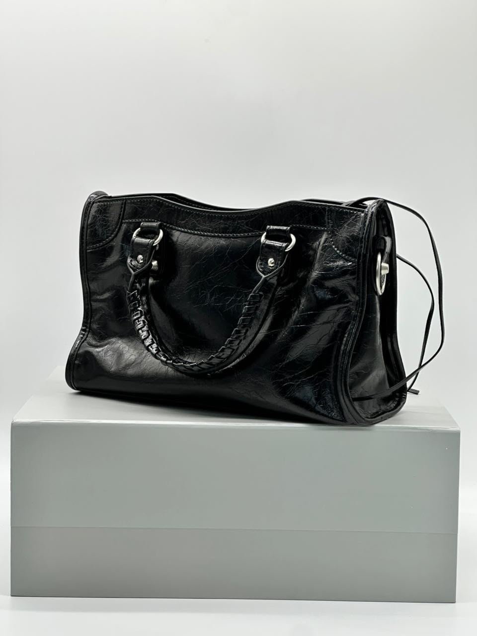 balenciaga balenciaga,сумка balenciaga neo classic черный,женская сумка balenciaga classic черная,balenciaga motorcycle bag,сумка balenciaga с зеркальцем большая