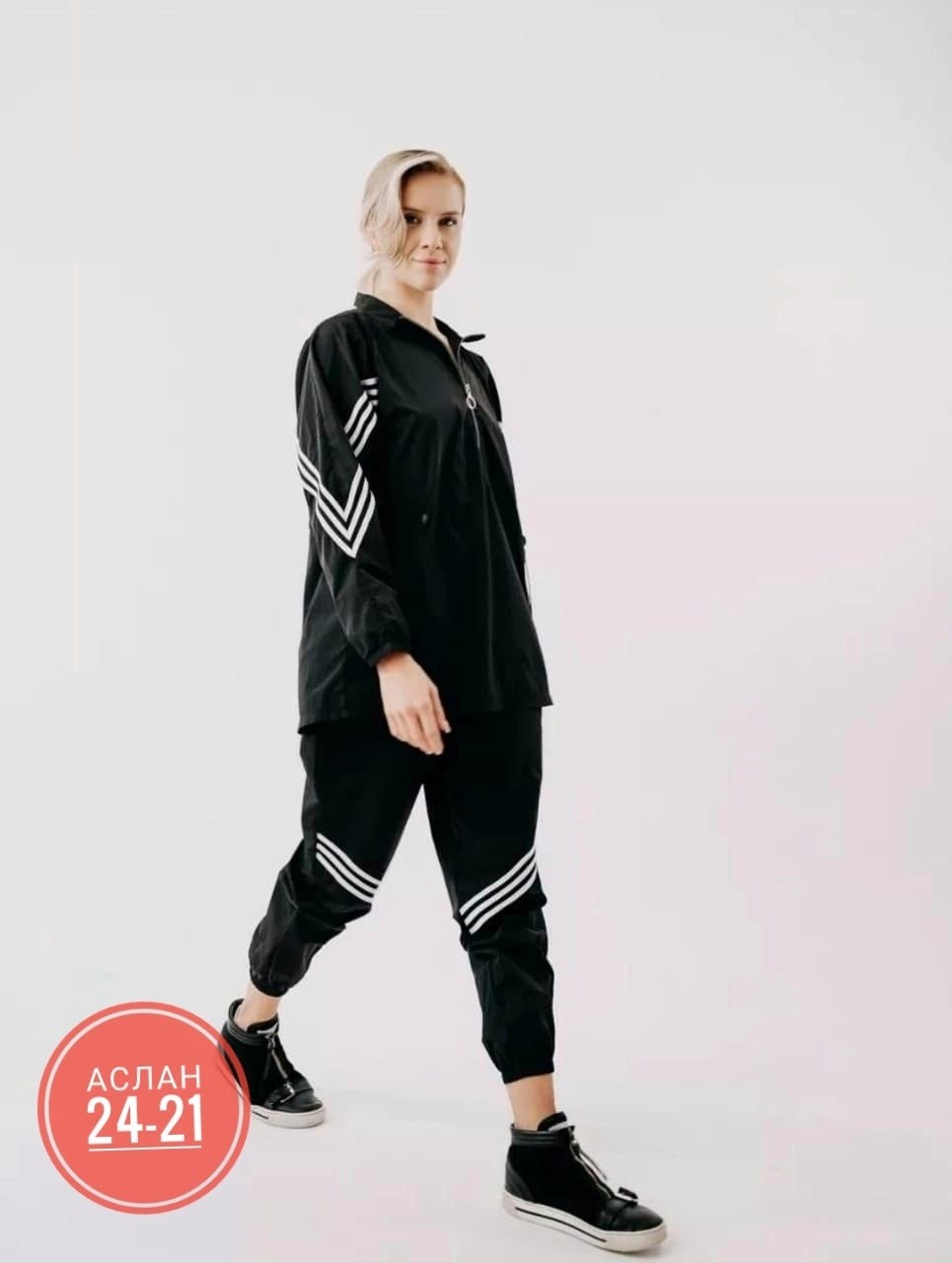 женские костюмы спортивные,костюм спортивный женский костюм спортивный,спортивные костюм,спортивный костюм женский адидас черный с белыми лампасами,женский костюм адидас