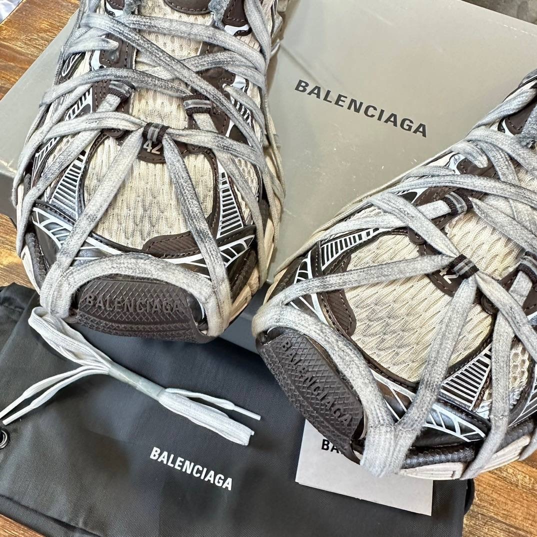 женские кроссовки balenciaga,кроссовки balenciaga,модные кроссовки с уникальным дизайном balenciaga,balenciaga 3 xl extreme lace sneaker,кроссовки balenciaga 3 xl extreme lace