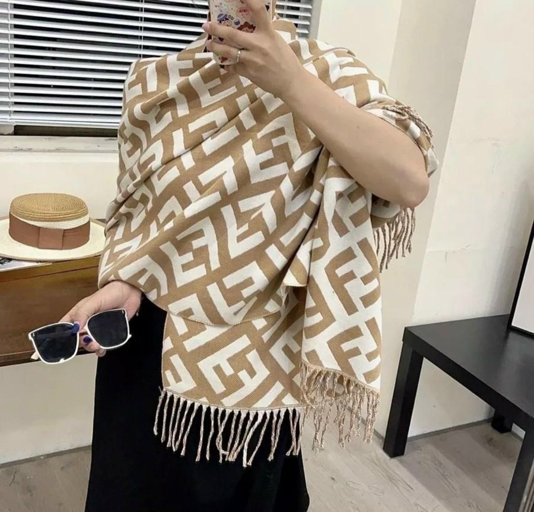 брендовый женский палантин louis vuitton,брендовый палантин,палантин двусторонний,теплый женский палантин,палантин