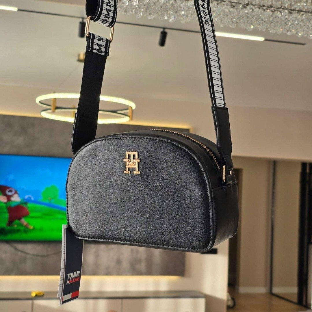 сумка tommy hilfiger,сумка томми хилфигер черная женская,сумка через плечо tommy hilfiger,сумка tommy hilfiger женская,сумка tommy hilfiger сумка