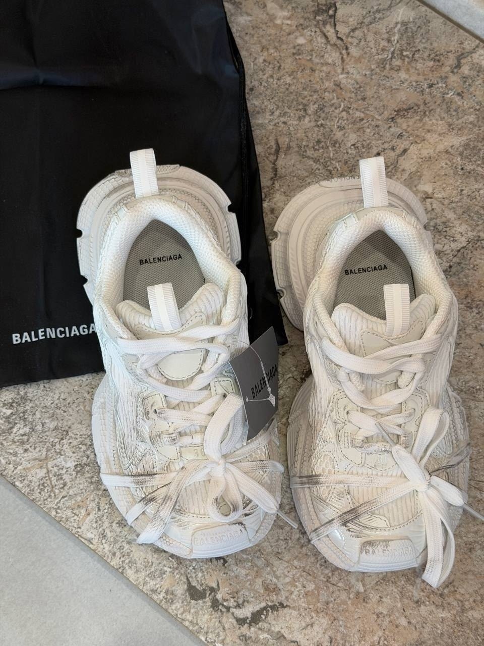 кроссовки 3xl sneaker массивные на шнуровке balenciaga,кроссовки женские balenciaga,кроссовки мужские balenciaga runner бело-кремовый,кроссовки balenciaga,кроссовки balenciaga 3 xl