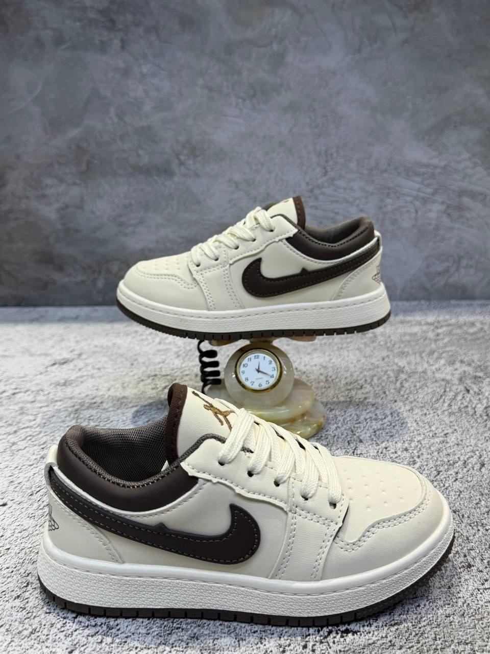 женские кроссовки nike dunk коричневые,nike air jordan 1 low,air jordan 1 low mocha,кроссовки,кроссовки найк nike dunk low cacao wow