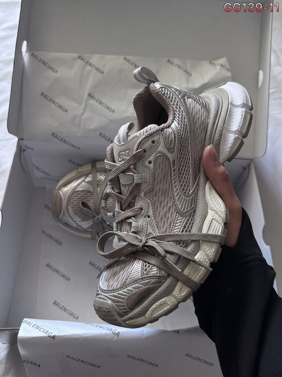 кроссовки 3xl sneaker массивные на шнуровке balenciaga,кроссовки женские balenciaga,кроссовки мужские balenciaga runner бело-кремовый,кроссовки balenciaga,кроссовки balenciaga 3 xl