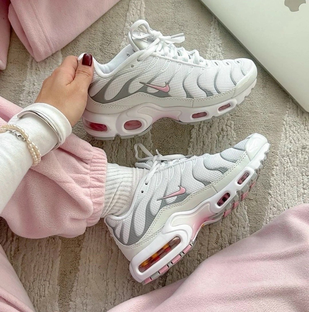 кроссовки спортивные air max tn plus nike,найк тн плюс air max plus tn white/pink,кроссовки спортивные air max plus nike,кроссовки air max plus от nike,кроссовки женские air max tn plus nike