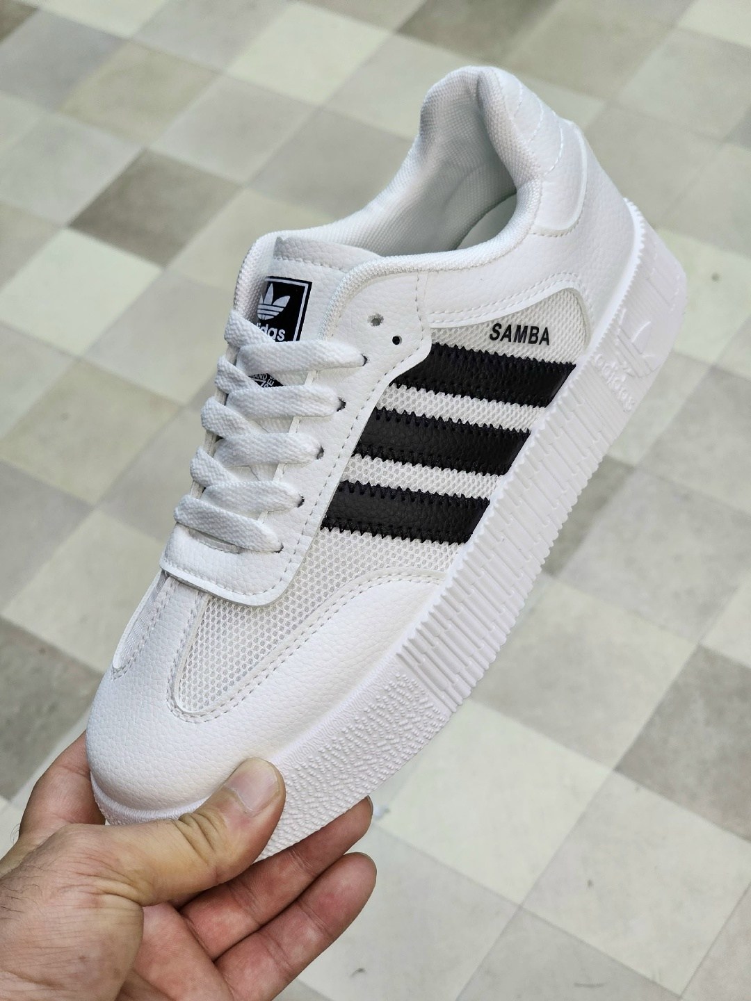 ,adidas кроссовки,женские кроссовки adidas,кеды адидас самба белые,кеды адидас самба черные