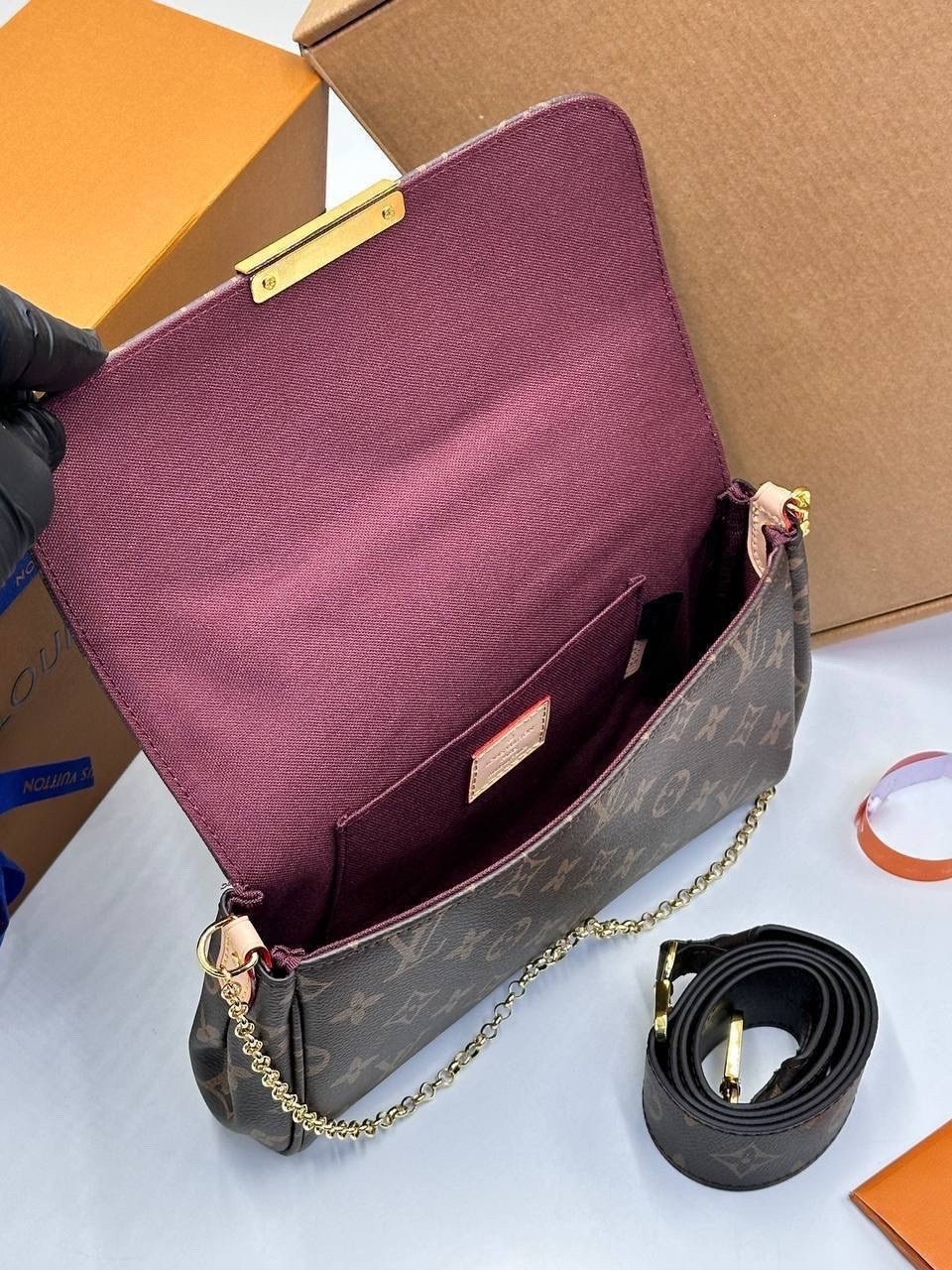 сумкa louis vuitton,женская сумка louis vuitton,сумка louis vuitton favorite,сумка женская клатч louis vuitton,клатчи луи виттон
