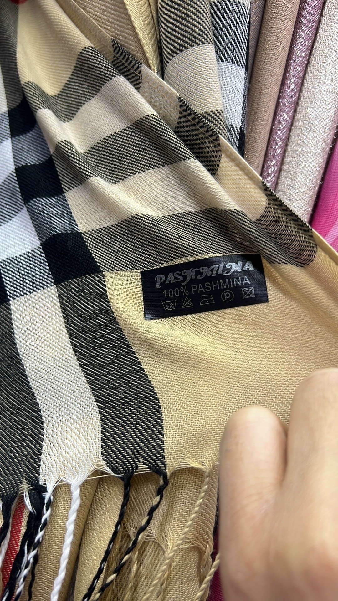 женский шарф,шарф барбери,модные шарфы,шарф палантин теплый burberry,шарф в клетку burberry бежевый