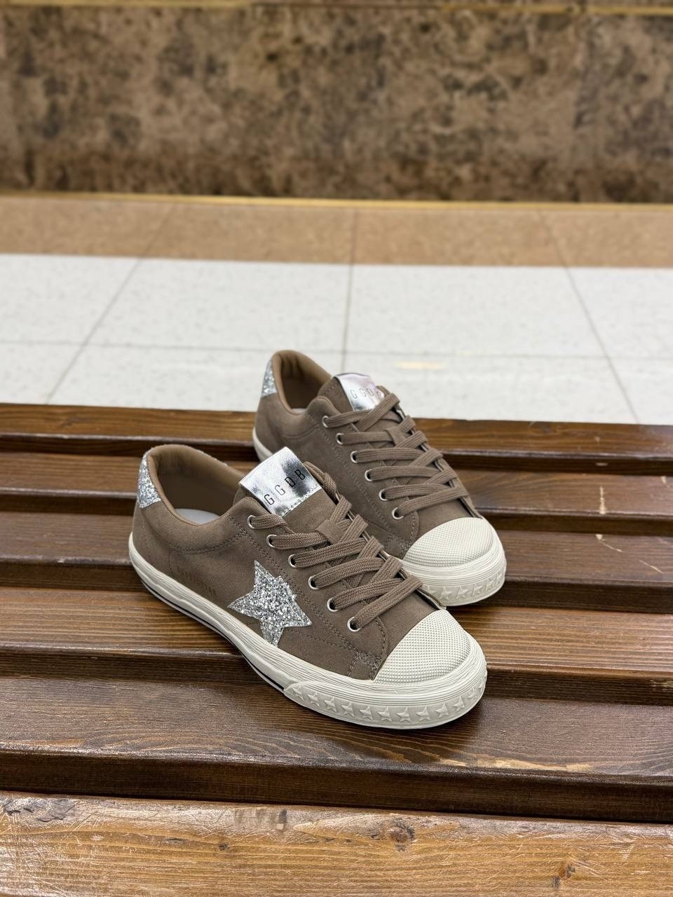 ,кеды golden goose,golden goose superstar кеды голубые,golden goose кеды 2026,кеды со звездами