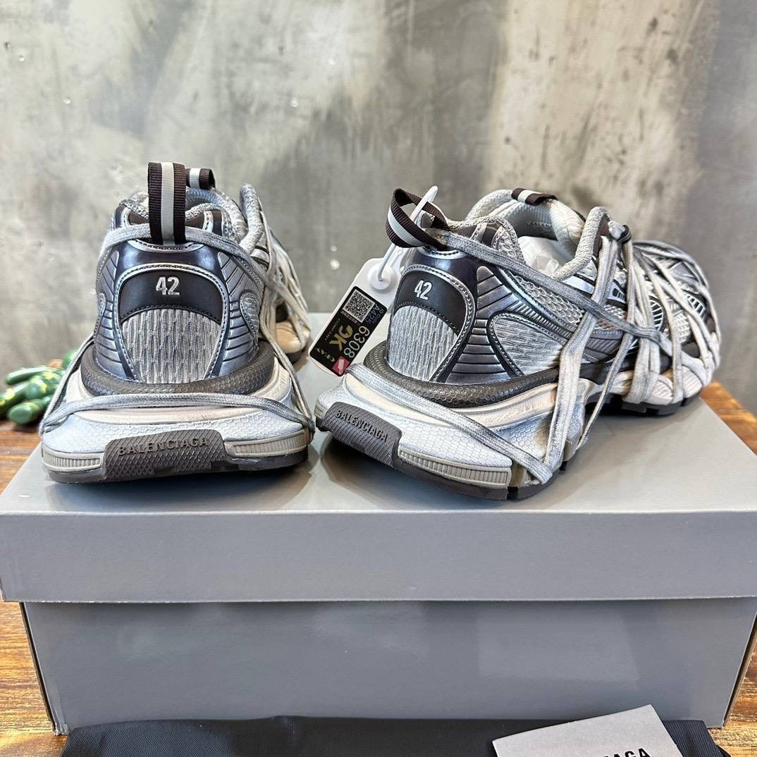 женские кроссовки balenciaga,кроссовки balenciaga,модные кроссовки с уникальным дизайном balenciaga,balenciaga 3 xl extreme lace sneaker,кроссовки balenciaga 3 xl extreme lace