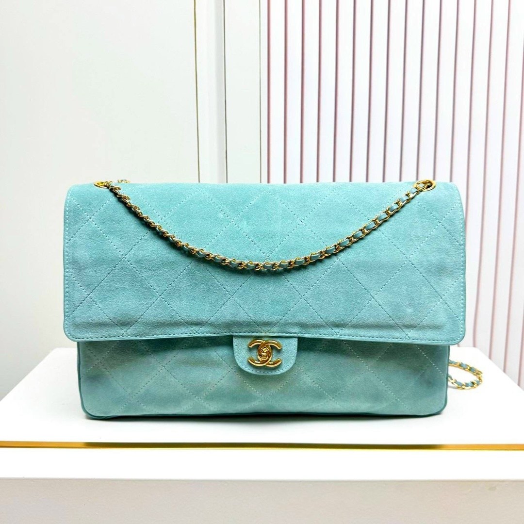 голубая сумка шанель,chanel classic flap bag,сумка шанель,зеленая сумка шанель,chanel classic flap