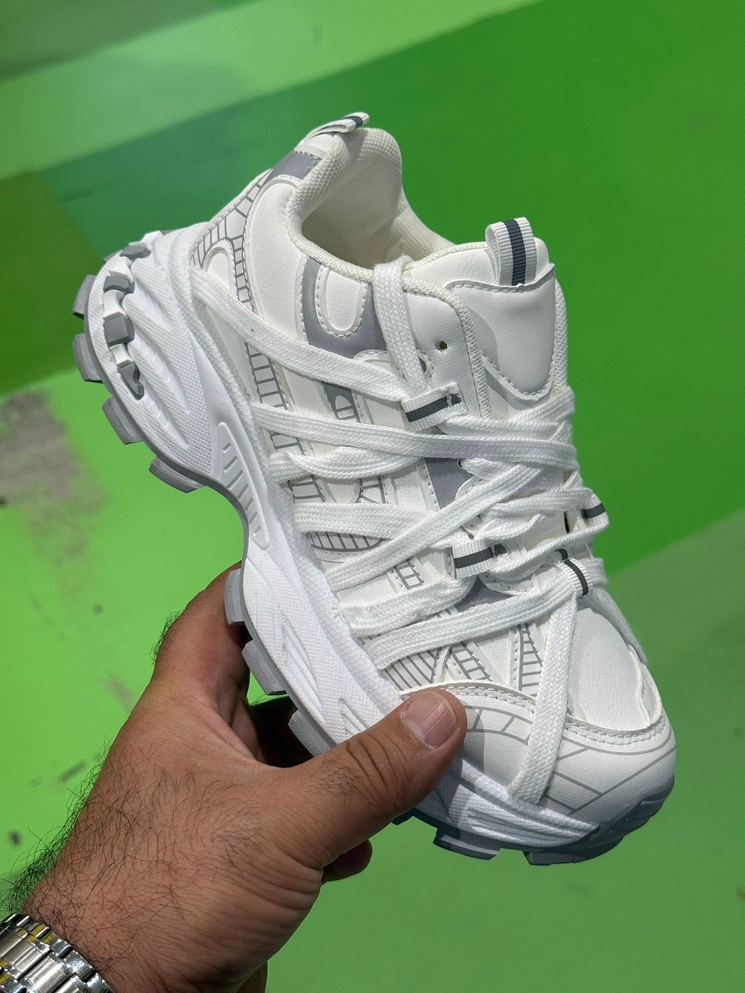 кроссовки мужские balenciaga runner бело-кремовый,кроссовки женские balenciaga,кроссовки balenciaga,кроссовки balenciaga track 2,кроссовки balenciaga track