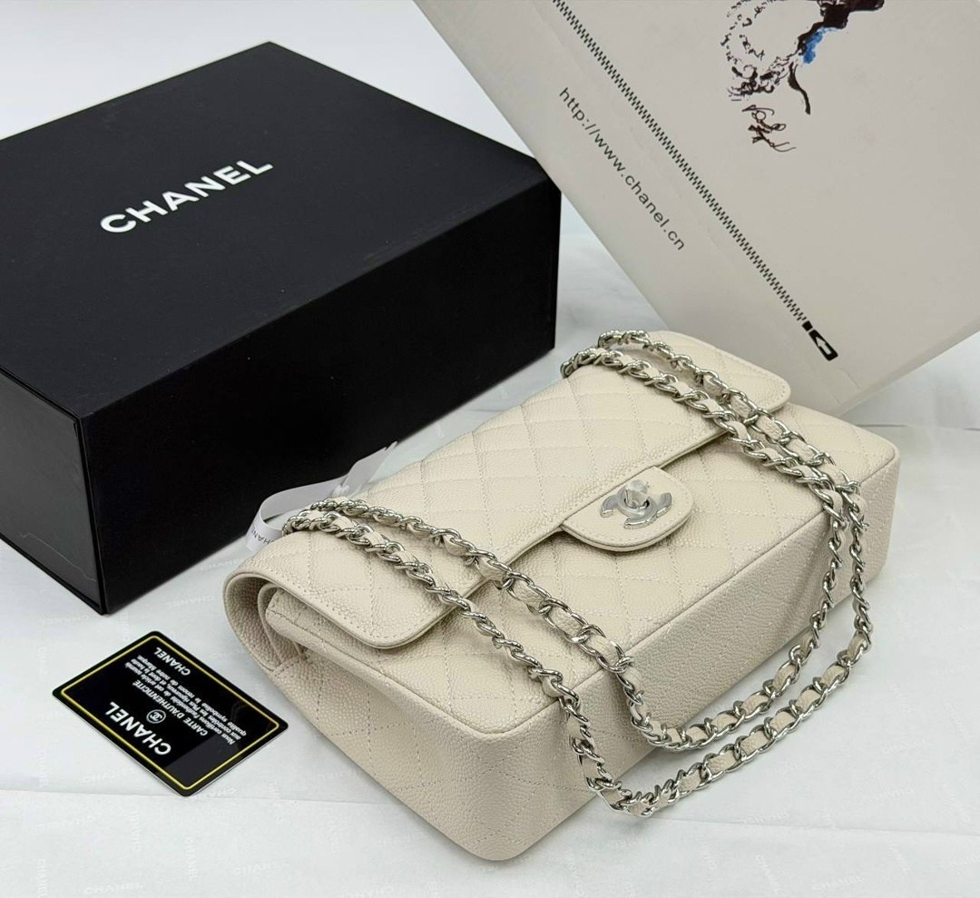 chanel сумка,сумка шанель бежевая,женская сумка chanel,шанель сумка,сумка шанель с бело золотой фурнитурой