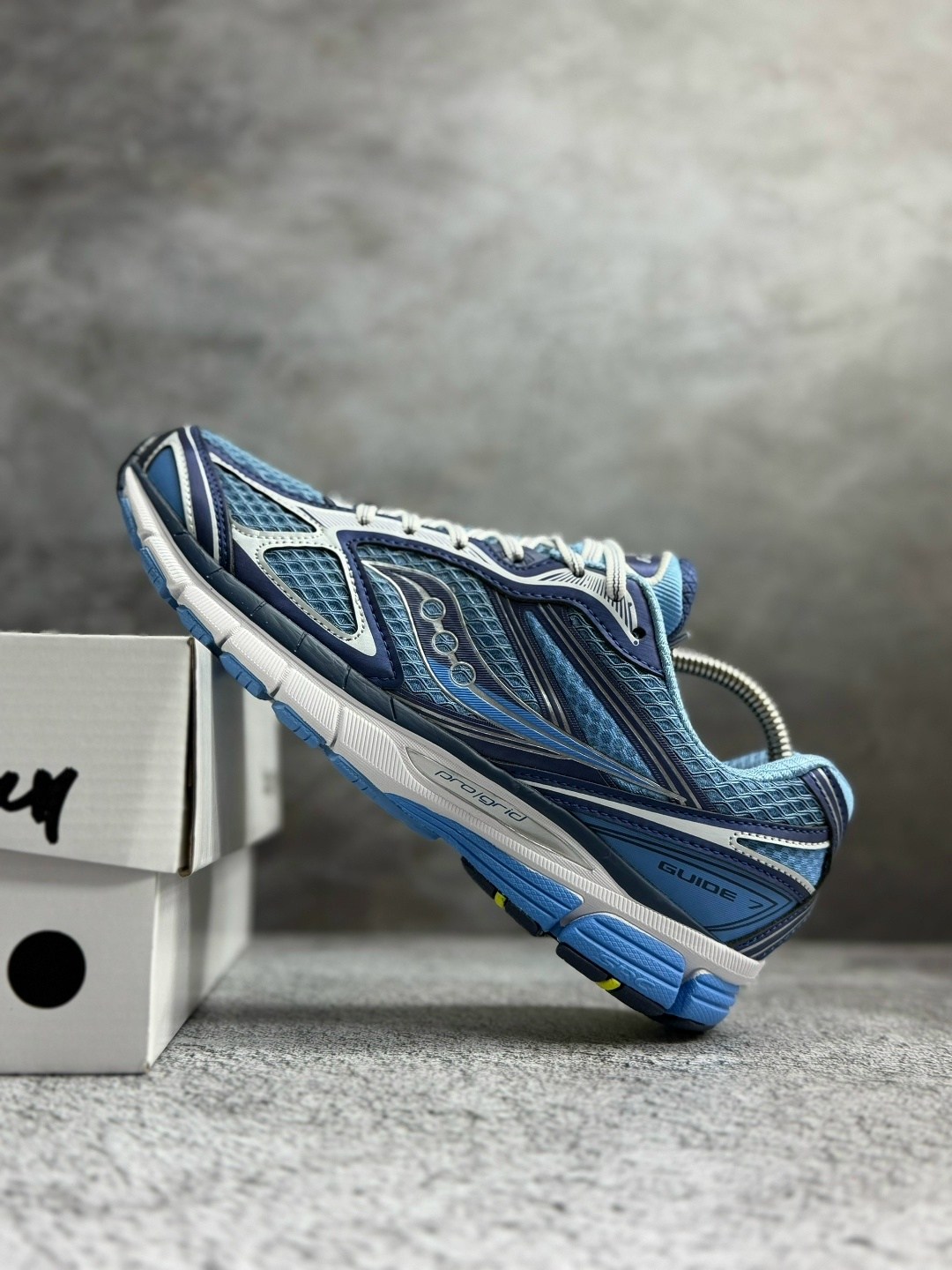 кроссовки saucony,кроссовки,кроссовки мужские saucony,беговые кроссовки,кроссовки saucony progrid omni 9