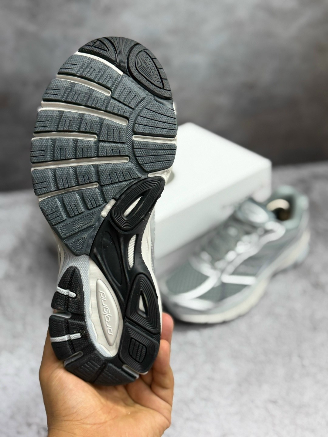 кроссовки saucony,кроссовки мужские saucony,saucony progrid triumph 4,кроссовки progrid omni 9 saucony,кроссовки saucony kinvara