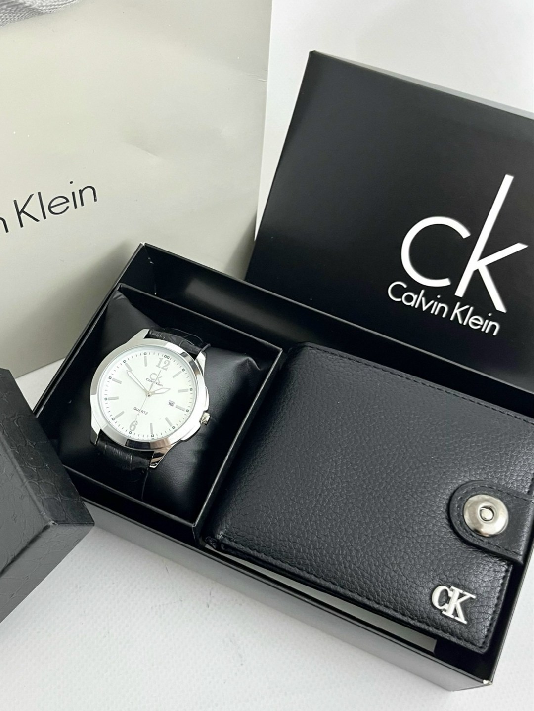 портмоне и часы подарочный бокс calvin klein,подарочный набор calvin klein,мужской подарочный набор,часы для мужчин,кошелек calvin klein