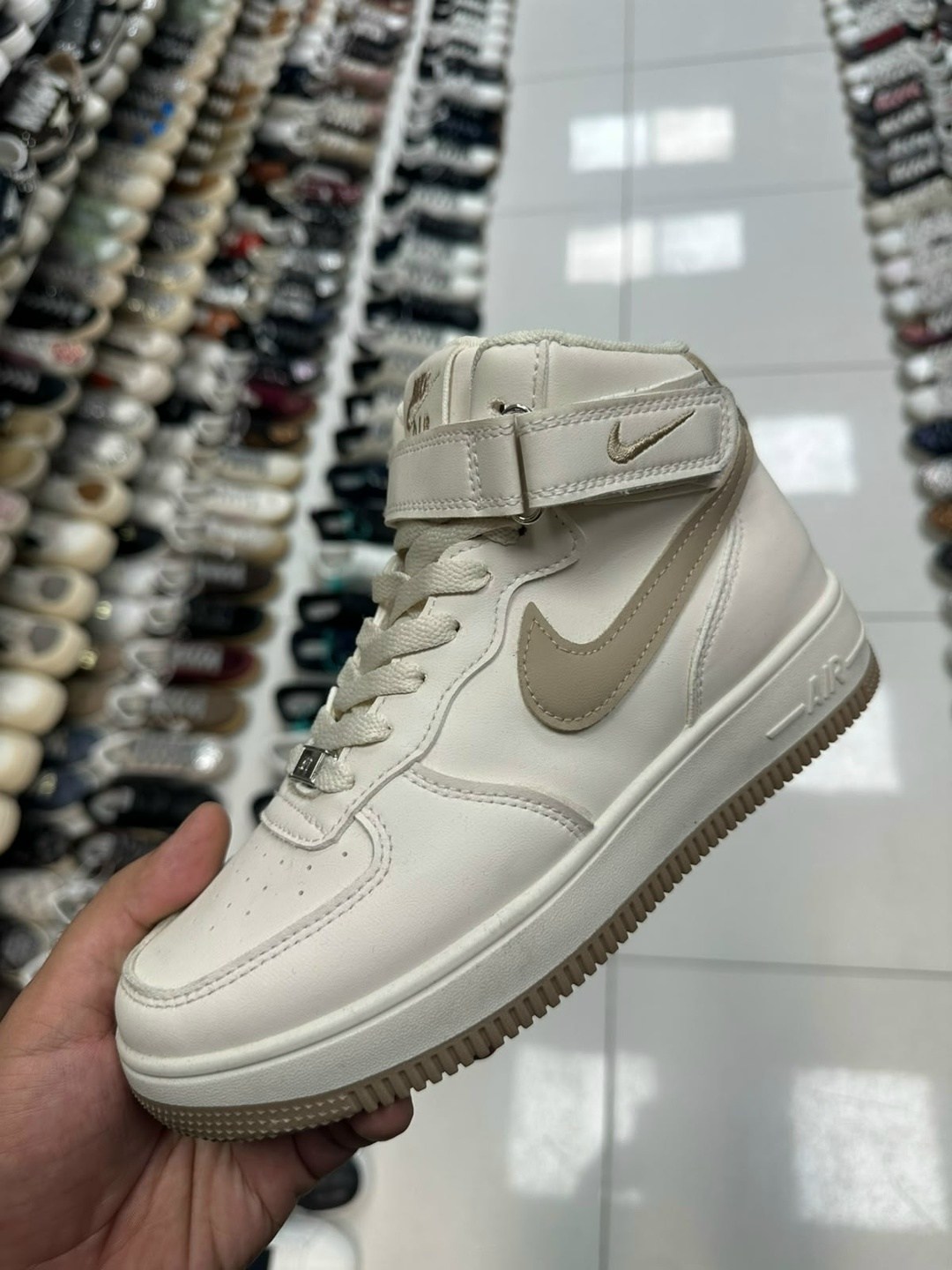 nike air jordan 1 retro high og,air jordan 1 mid cherrywood red,nike air jordan 1 mid,кроссовки,nike air jordan 1 mid se