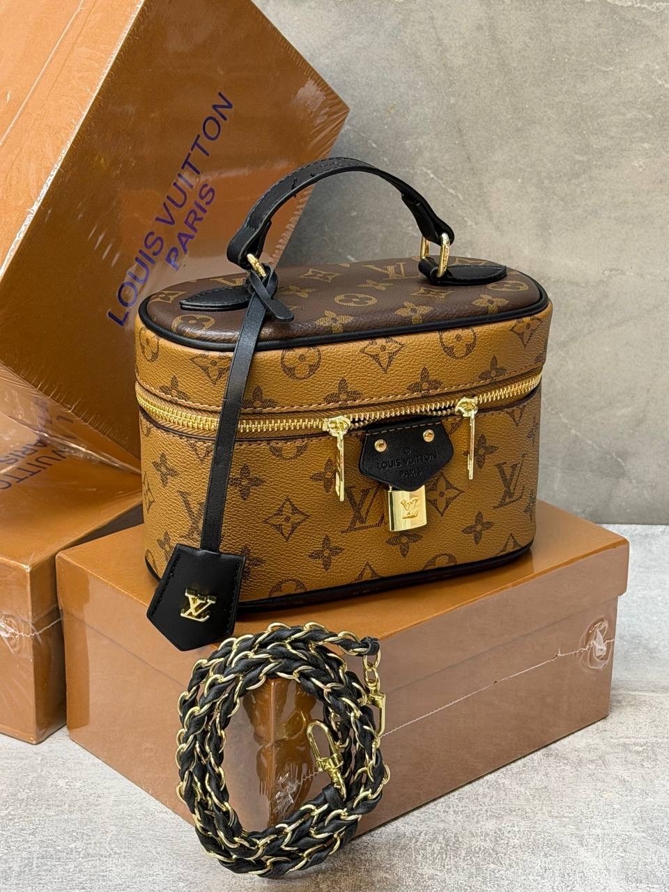 louis vuitton vanity pm,сумка луи виттон vanity,сумкa louis vuitton,louis vuitton monogram,сумка луи виттон