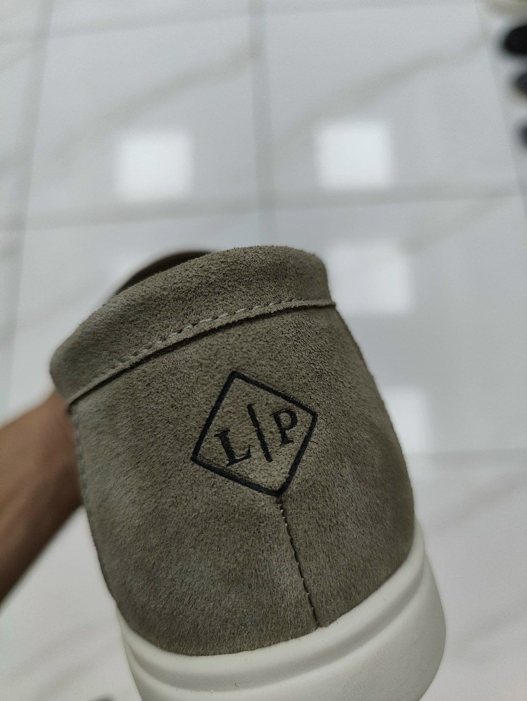 ,лоферы замшевые,лоферы loro piana мужские,замшевые лоферы summer walk loro piana серый,замшевые мокасины calipso