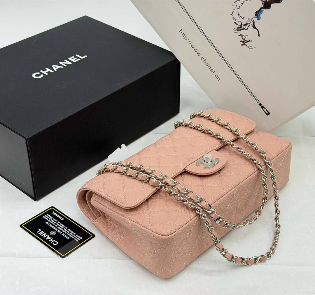 chanel сумка,сумка шанель бежевая,женская сумка chanel,шанель сумка,сумка шанель с бело золотой фурнитурой
