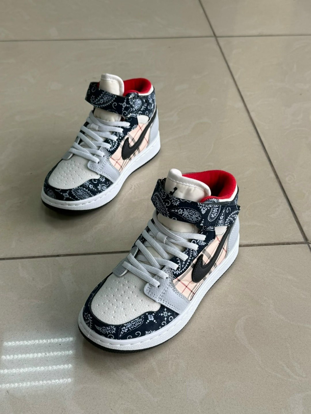 кроссовки nike air jordan 1,кроссовки мальчику,nike air jordan 1 mid black white,nike air jordan 1 mid,кроссовки детская