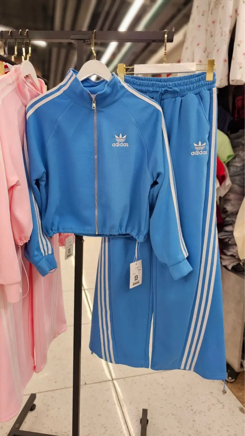 спортивный костюм adidas originals,спортивный костюм adidas,женский спортивный костюм adidas,спортивный костюм adidas красный,красный костюм адидас