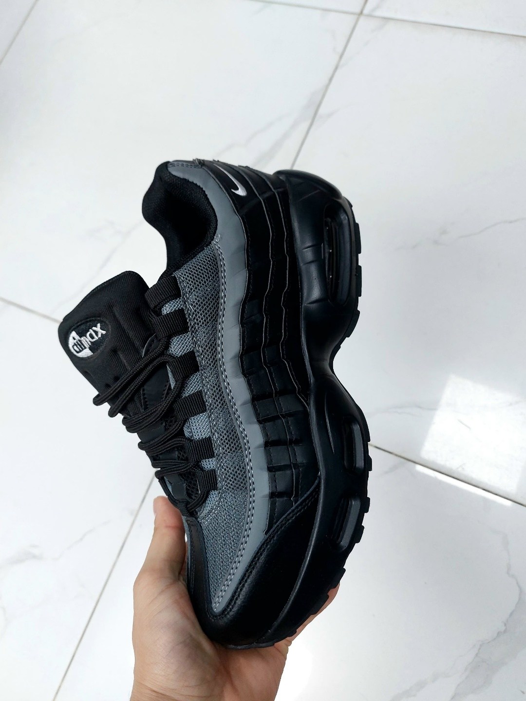 кроссовки nike air max 95,nike air max 95 essential,nike air max 95 black,nike air max 95,nike air max 95 triple black
