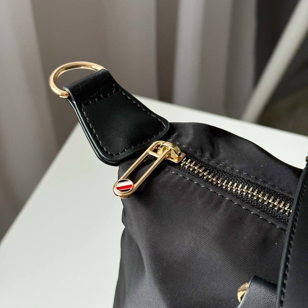 tommy hilfiger сумка,сумка tommy hilfiger женская,tommy hilfiger сумка на плечо,сумка tommy hilfiger poppy,черная женская сумка tommy hilfiger