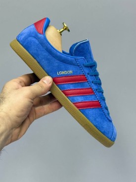 Кроссовки
