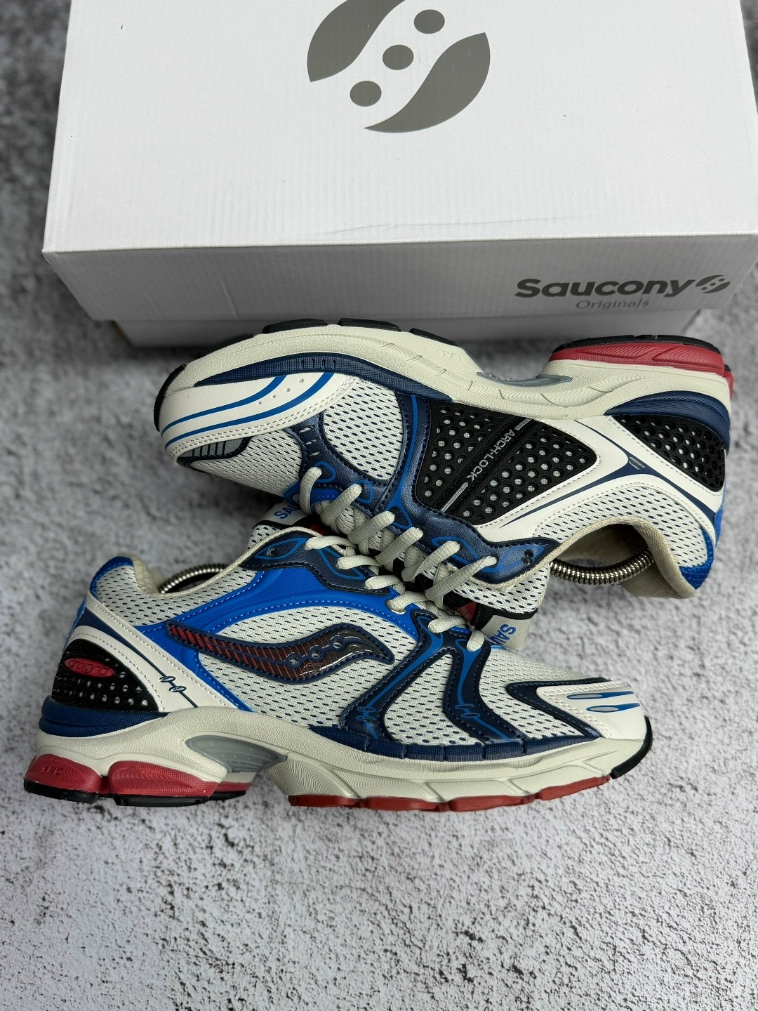 кроссовки saucony progrid triumph 4,кроссовки saucony,saucony progrid triumph 4,кроссовки saucony мужские,saucony triumph